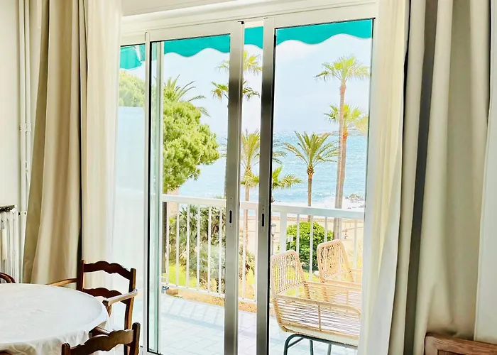 Cozy Studio, Sea View, Old Town, Near Beaches *