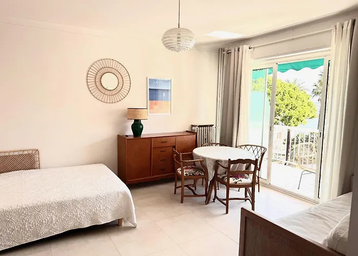 Cozy Studio, Sea View, Old Town, Near Beaches Appartement Antibes