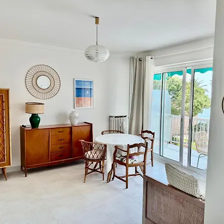 Cozy Studio, Sea View, Old Town, Near Beaches * Antibes