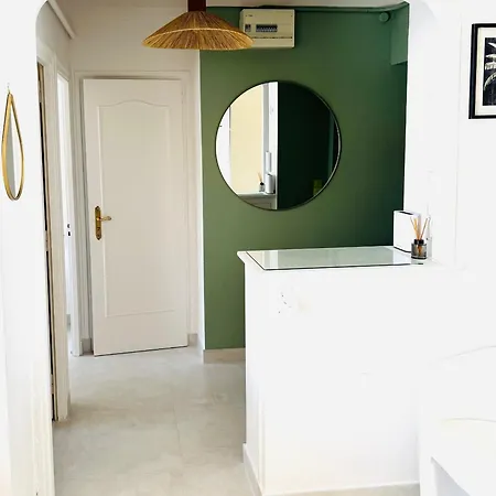 Cozy Studio, Sea View, Old Town, Near Beaches * Antibes