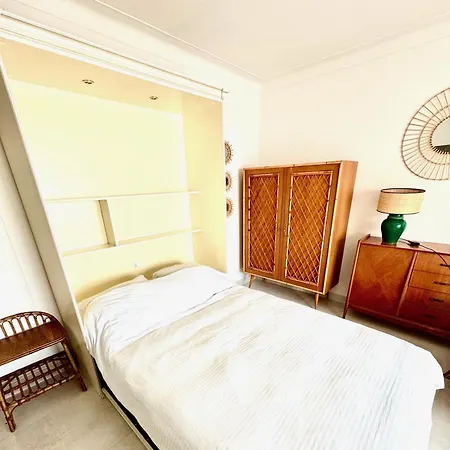 Apartment Cozy Studio, Sea View, Old Town, Near Beaches