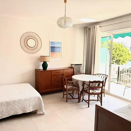 Cozy Studio, Sea View, Old Town, Near Beaches Appartamento Antibes