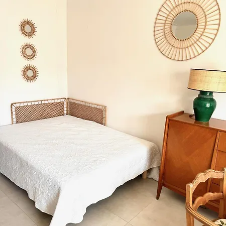 Cozy Studio, Sea View, Old Town, Near Beaches Appartamento