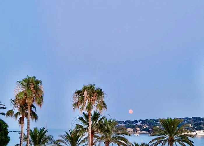 Cozy Studio, Sea View, Old Town, Near Beaches Apartment *