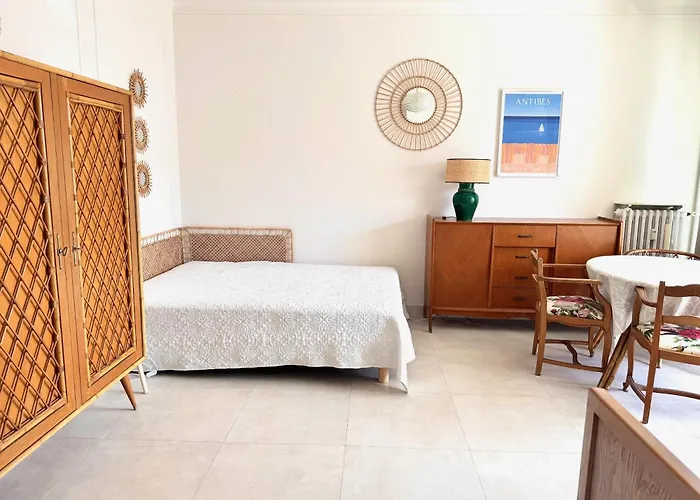 Apartment Cozy Studio, Sea View, Old Town, Near Beaches *